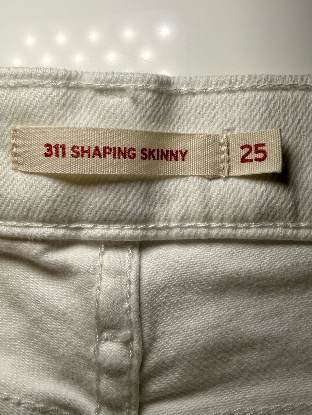 Levi's 🤍 Women's White 311 shaping Skinny Jeans - Picture 14 of 14